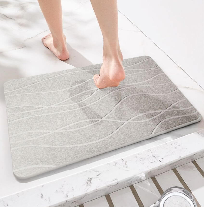 Quick drying bath mat